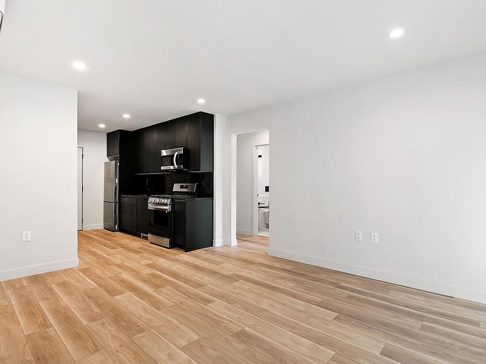 1st image of 221 Lucas Ave APT 1