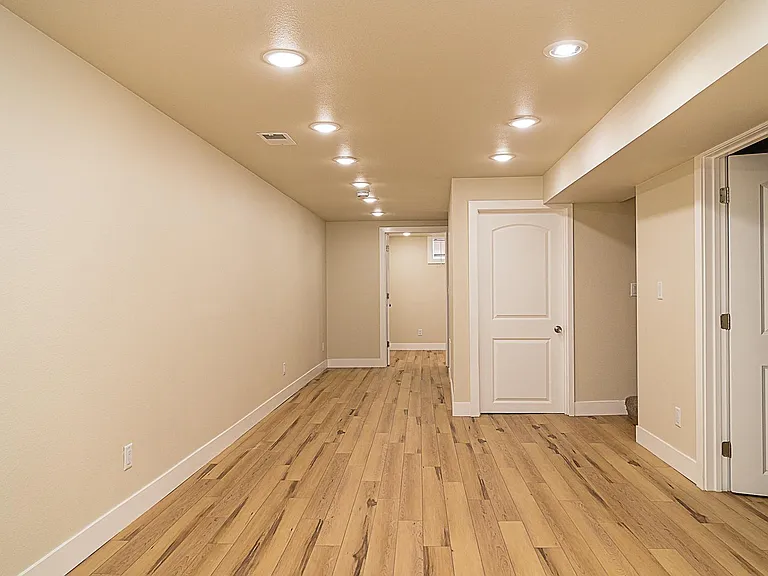 608 Creighton St — Photo 14
