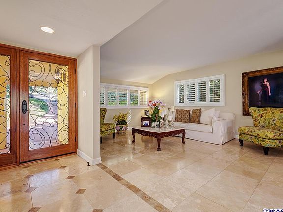 3rd image of 5385 Ocean View Blvd