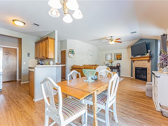 3rd image of 3600 Kensington Dr