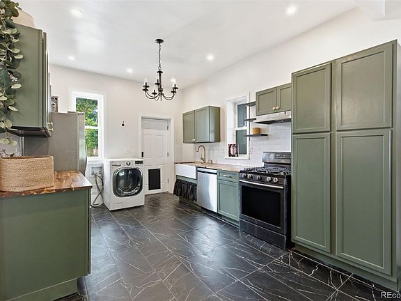5th image of 4651 Josephine Street