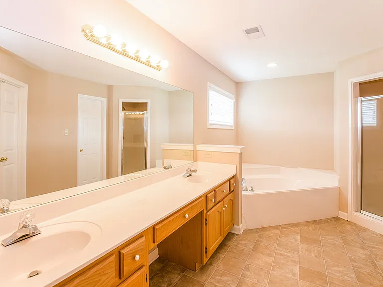10198 Woodland Hills Dr — Photo 26