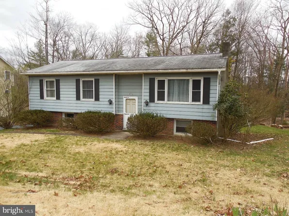 423 Dogwood Rd, Stroudsburg, PA 18360