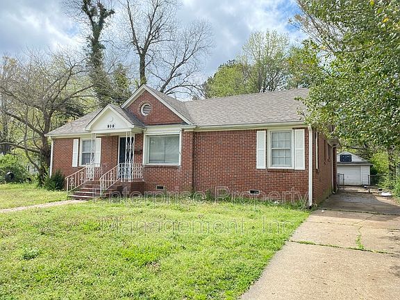 3rd image of 939 Dillworth St