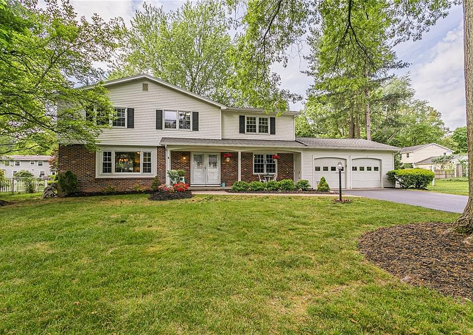 1st image of 17 Glendower Cir