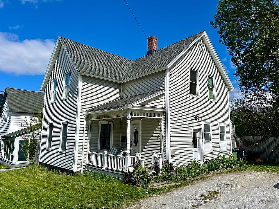 1st image of 17 Hoyt St
