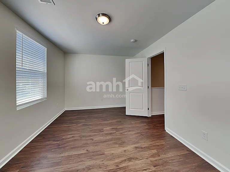 204 Castlebrook Dr — Photo 15