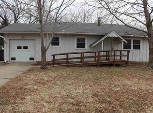 802 Hoagland St, Hutchinson, KS 67501