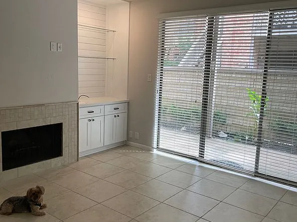 2829 Timmons Ln APT 209, Houston, TX 77027