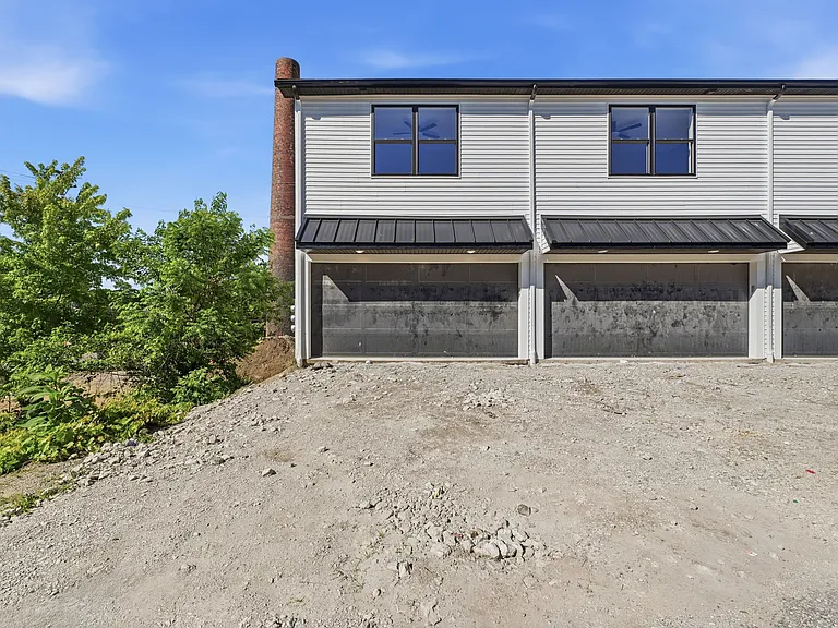 4722 Walworth Ave — Photo 46