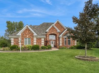 30W100 Dean Ct, Wayne, IL 60184