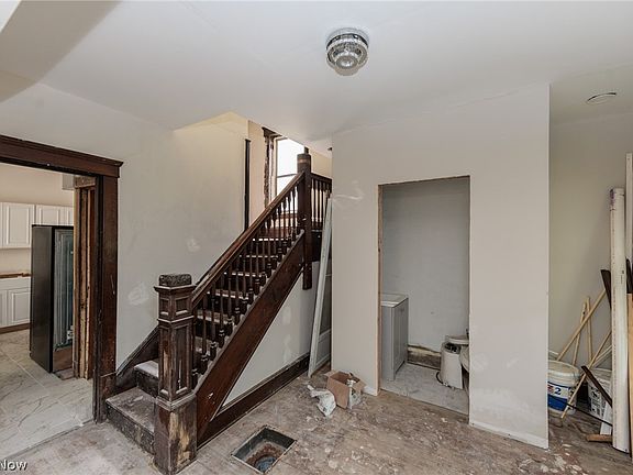 5th image of 3879 W 21st St