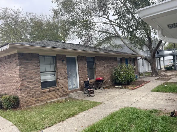 8 Azalea Ave, Hattiesburg, MS 39402