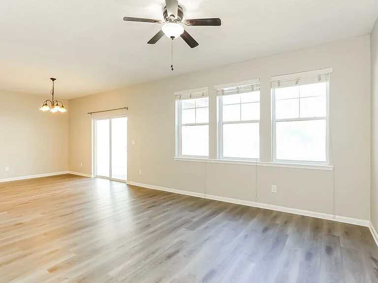 6177 Casterbridge Rd — Photo 6