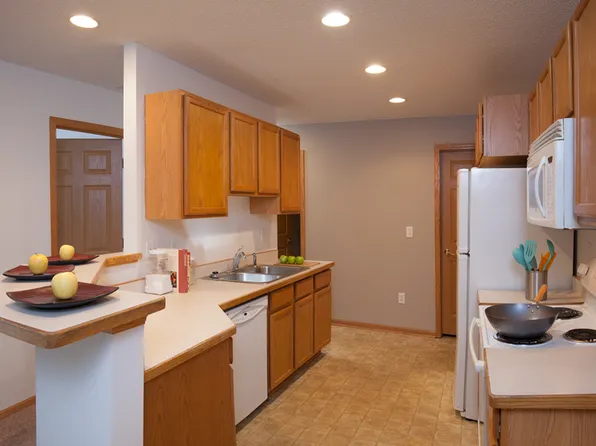 544 Lulu Ln, Roberts, WI 54023