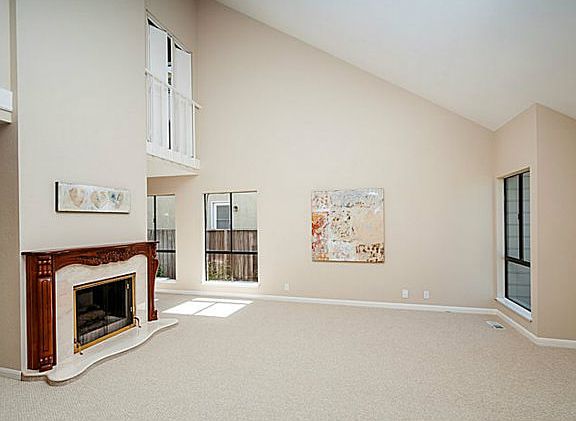 4th image of 105 Beach Park Blvd