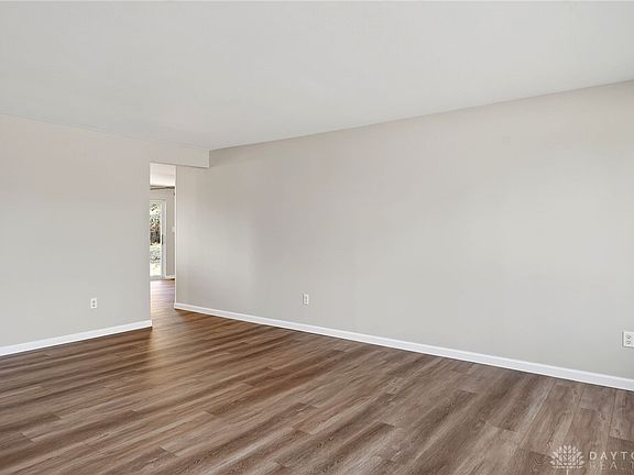 4th image of 913 Avey Ln