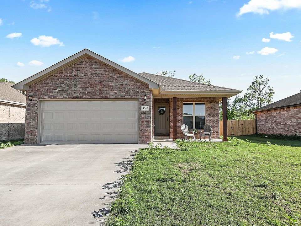 1st image of 1333 Foundry Dr