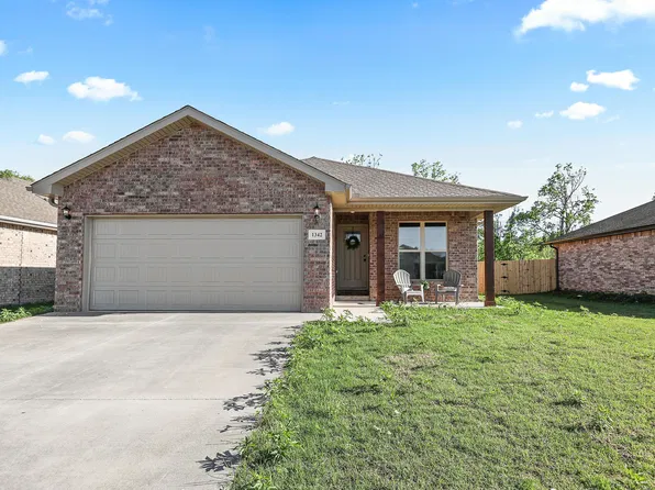 1333 Foundry Dr, Carthage, MO 64836