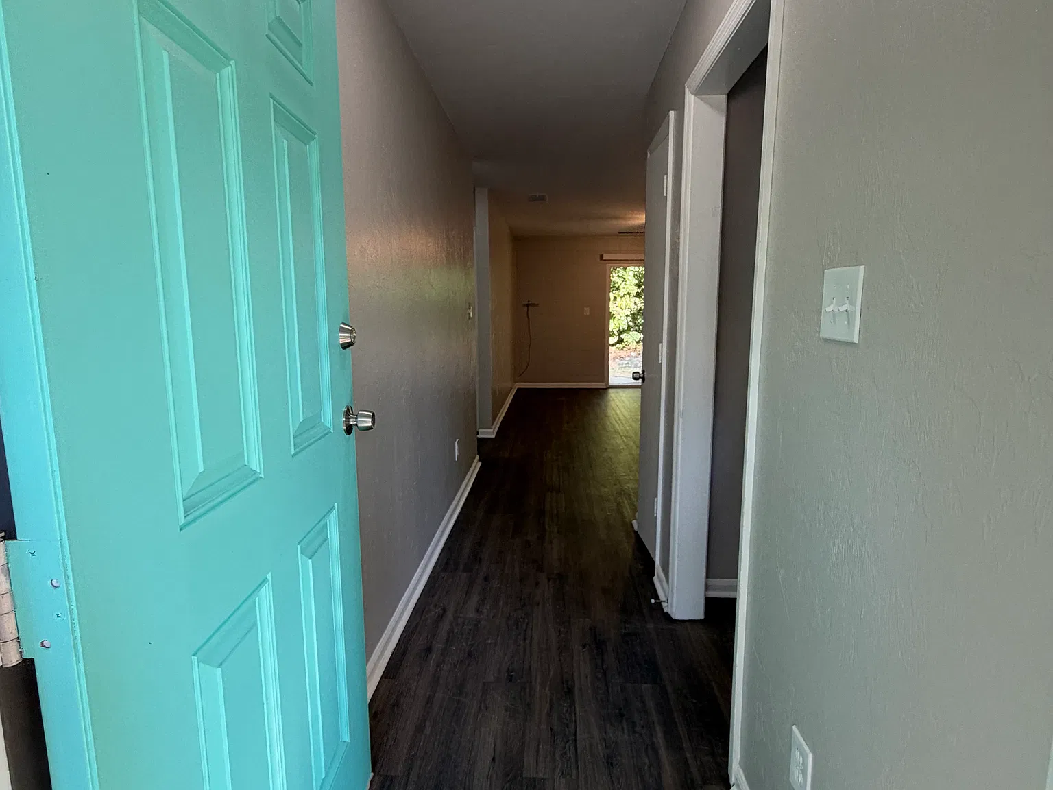 2 bed, 800 sqft, $1,200 — Photo 2
