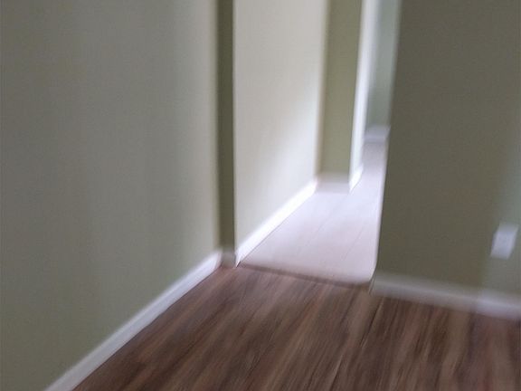 4th image of 1821 W Rockland St