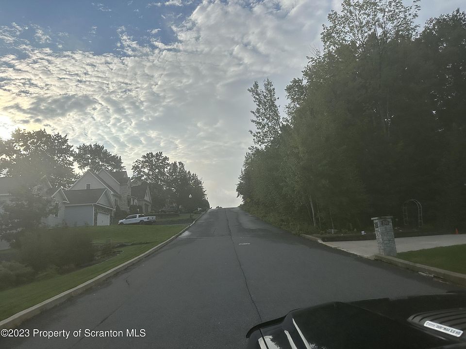1st image of 106 & 107 Red Oak Dr