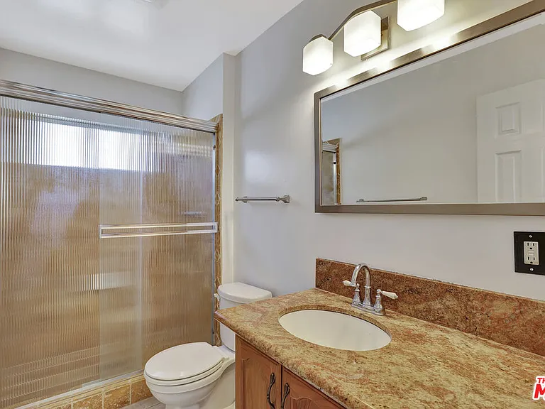 6421 Franrivers Ave — Photo 30