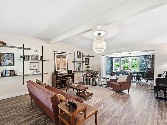 5th image of 9084 Arrowhead Ct