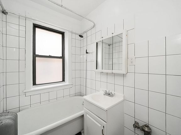 4th image of 2700 N Spaulding Ave #3304-2I