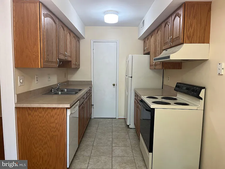 39 Triple Crown Ct — Photo 6