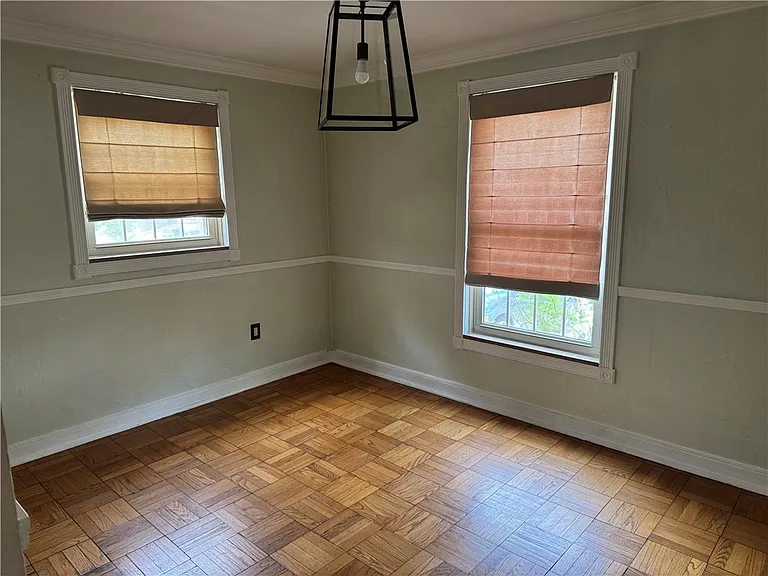 633 Crystal Dr — Photo 9