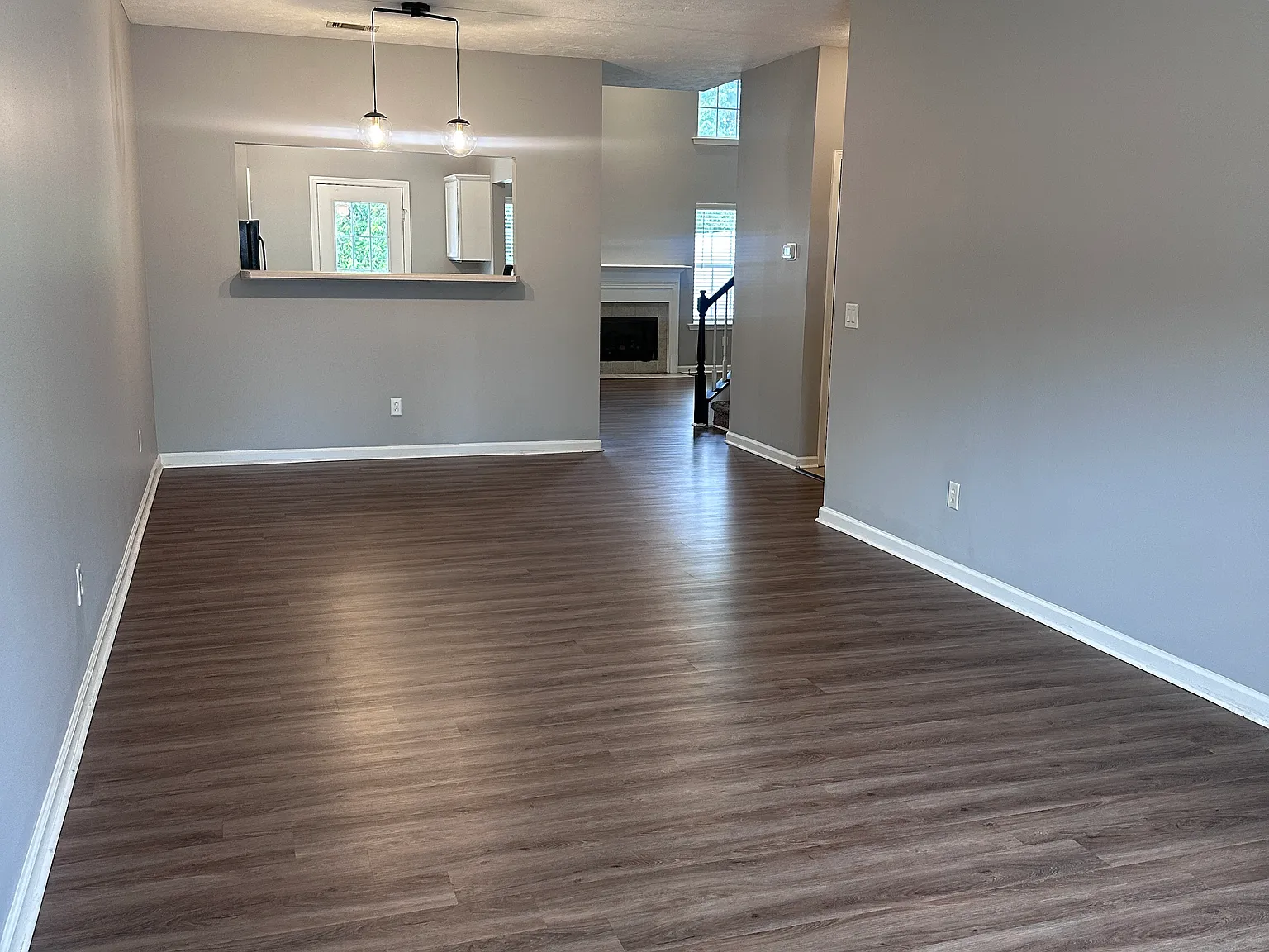 3 bed, 2.5 bath, 1706 sqft, $2,200 — Photo 2