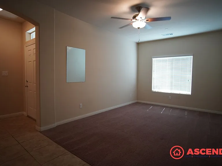 7918 Rhine Dr — Photo 3