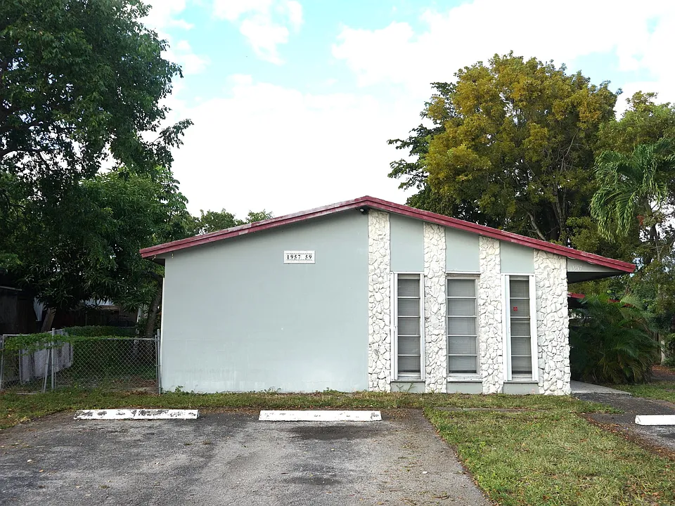 1957 Liberty St #1