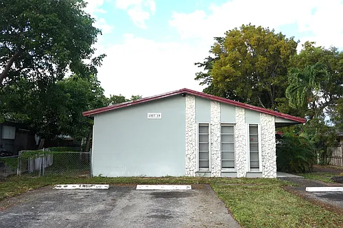 1957 Liberty St #1 Photo 1