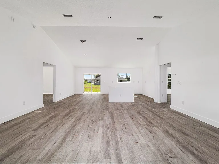 7536 SW 129th Pl — Photo 3