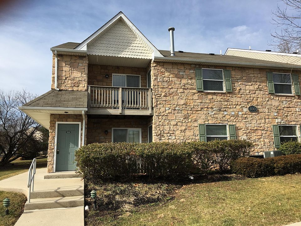 2nd image of 804 Horseshoe Dr #804
