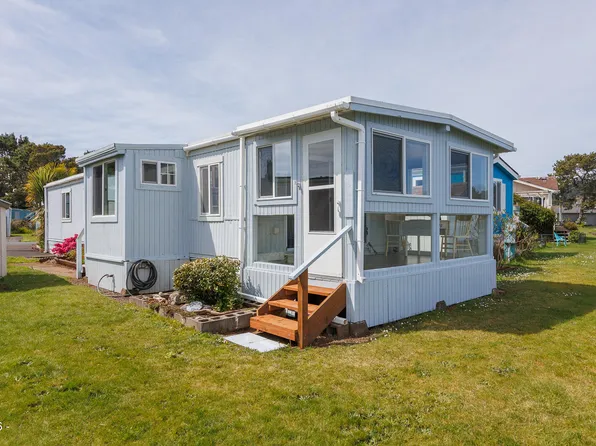 955 NE Mill St, Waldport, OR 97394