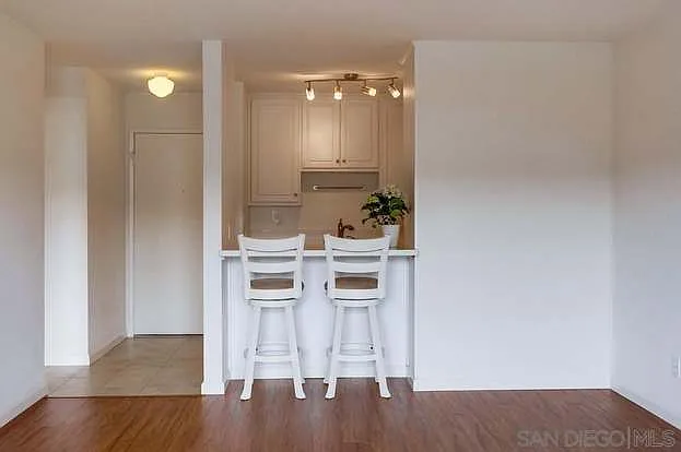 1645 Emerald St #1L — Photo 5