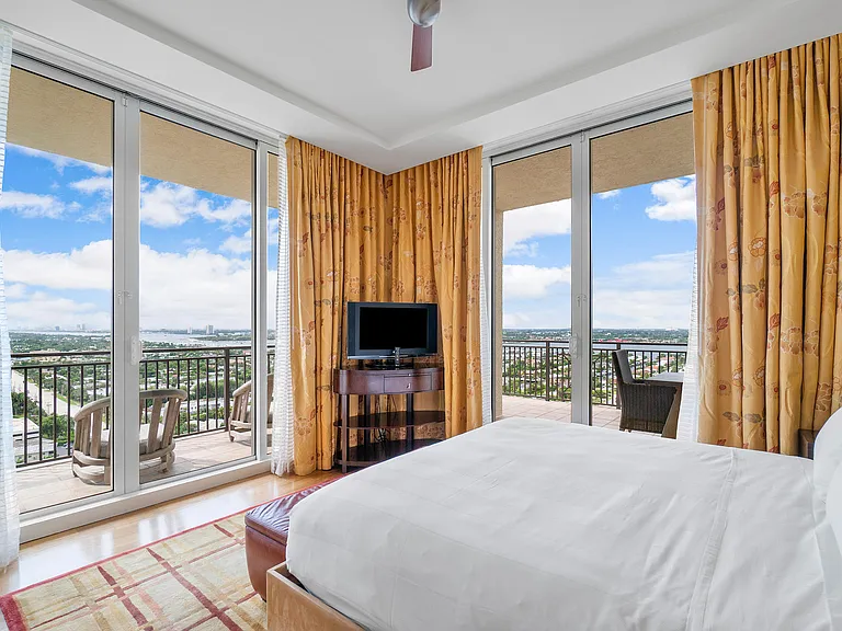 3800 N Ocean Dr — Photo 28