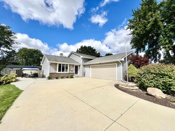 2205 Clover Lane, Janesville, WI 53545