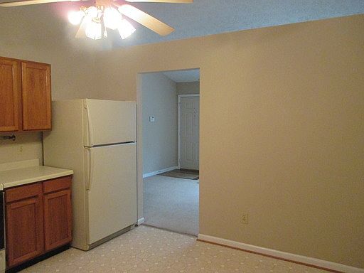 5th image of 2000 Hyde Park Ln
