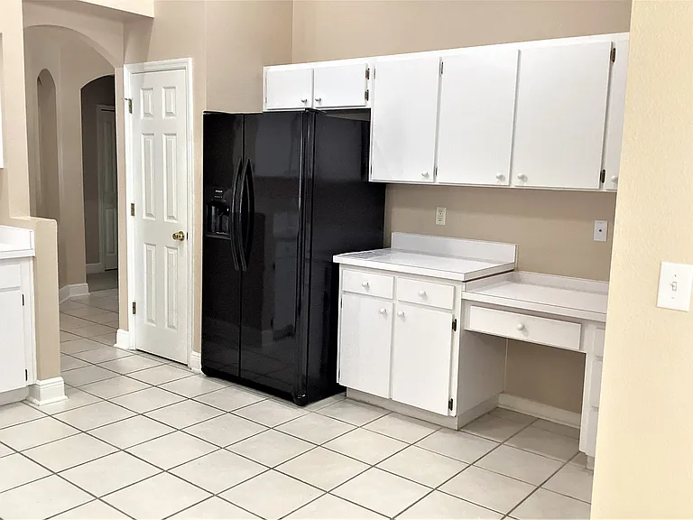 25008 Hyde Park Blvd — Photo 3