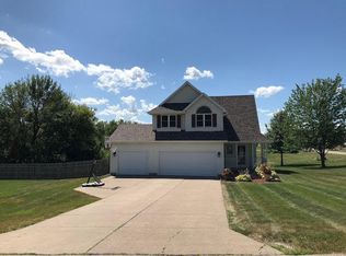 2472 Cardinal Ct, Muscatine, IA 52761