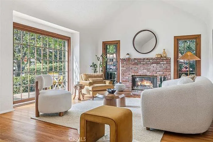 3658 Sierra Vista Ave — Photo 12