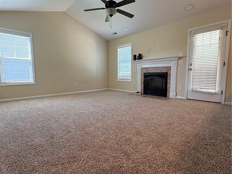 365 Roanoke Dr — Photo 12
