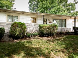 645 Undercliff Dr, Hazelwood, MO