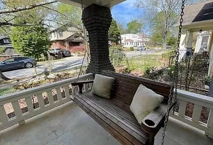 204 Cambridge Ave — Photo 2