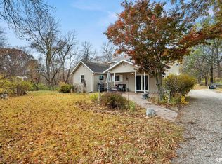 1566 Woodland Knolls Rd, Metamora, IL 61548