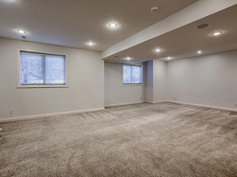 18074 Mayberry St — Photo 45